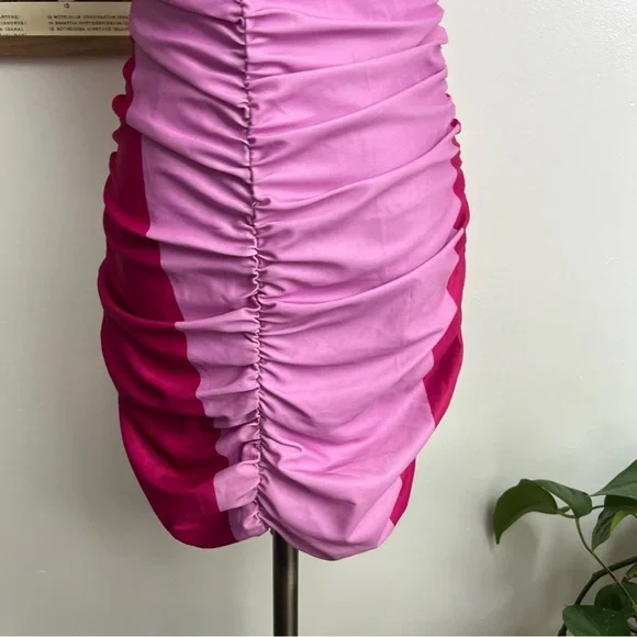 Tiger Mist Pink Fever Samira Strapless Mini Dress in Macro Print Medium - Picture 10 of 11